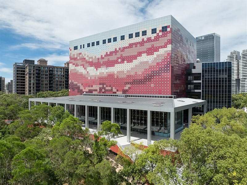 圖為國家檔案館外觀。（國發會檔案局提供）&nbsp;&nbsp;&nbsp;