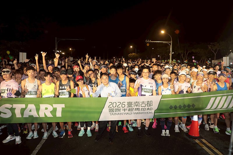 臺南市長黃偉哲表示，古都馬自 2007 年創辦以來，深耕 20 年，已成為南臺灣指標性的國際路跑品牌，不僅串連城市古蹟與歷史街景，更象徵臺南運動實力與城市魅力的展現。&nbsp;&nbsp;&nbsp;圖：台南市政府／提供