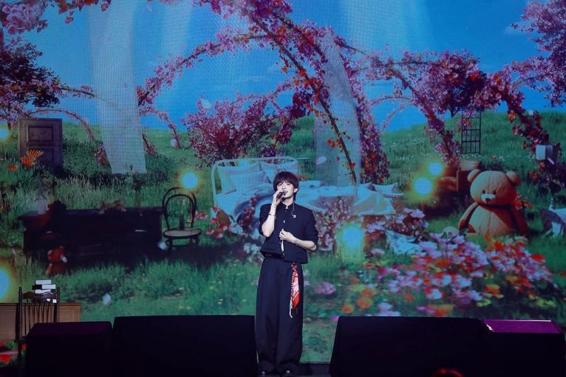 岡旻獨自演出，看到粉絲支持力挺，心情激動。&nbsp;&nbsp;&nbsp;圖：網銀國際影視／提供