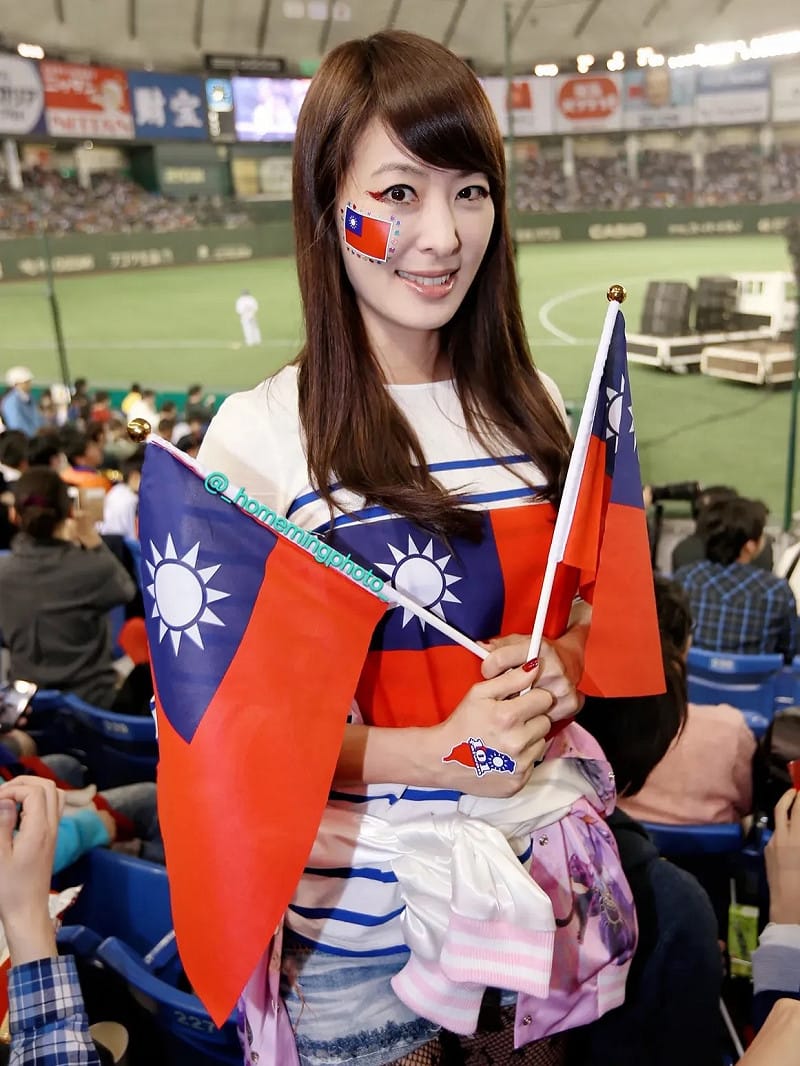  賈永婕在貼文中回憶，2013 年經典賽那場遺憾的台日大賽自己也在現場觀賽。 圖：取自 賈永婕 FB 