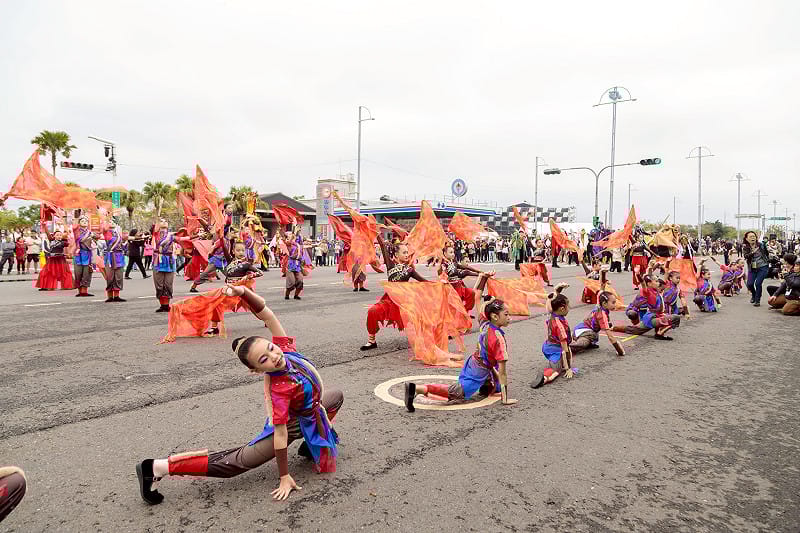 2026台灣燈會踩街，慶賀國際級的元宵盛事。&nbsp;&nbsp;&nbsp;圖：嘉義縣府提供