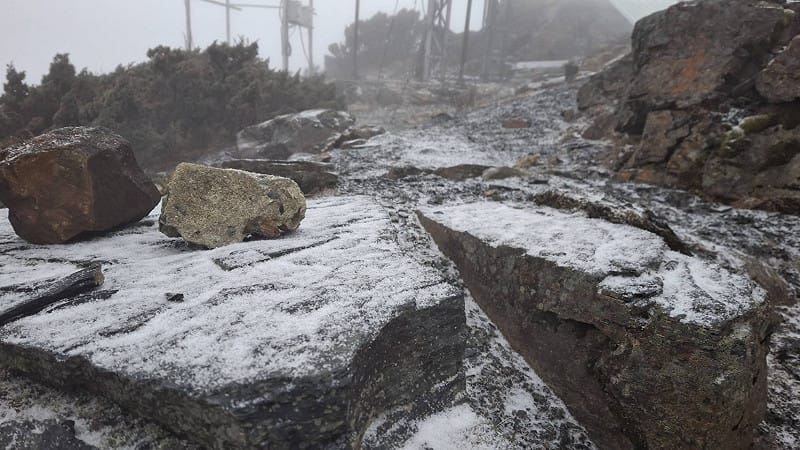 玉山化身白色的銀白世界，形成如畫般的冬季美景，吸引許多登山愛好者。&nbsp;&nbsp;&nbsp;圖：中央氣象署／提供