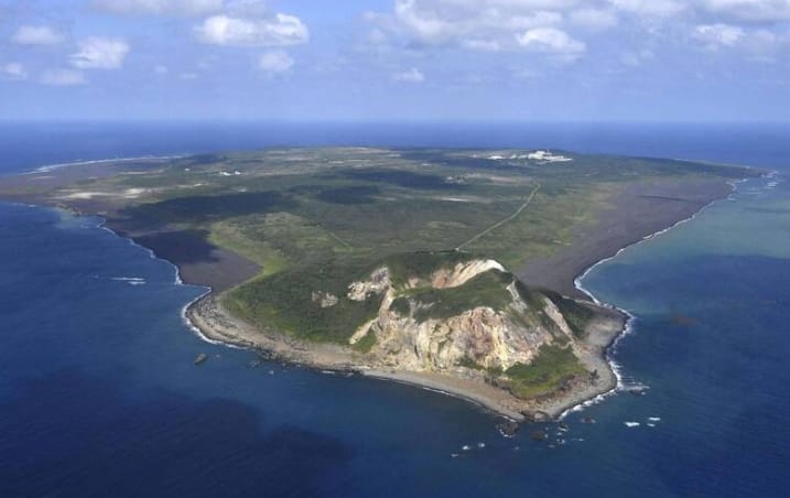 日本防衛省將進一步推動硫磺島基地升級。 圖 : 達志影像 / 路透社 日本防衛省將進一步推動硫磺島基地升級。 圖 : 達志影像 / 路透社