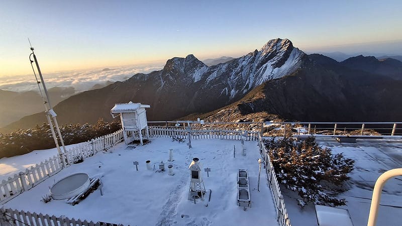 氣象署指出，今天全台最低溫為玉山風口的零下3.7度，玉山測站也只有零下0.9度低溫。&nbsp;&nbsp;&nbsp;圖：氣象署／提供