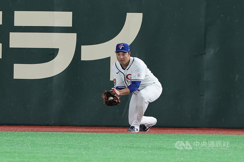 世界棒球經典賽（WBC）C組預賽6日晚間在東京巨蛋上演台日大戰，台灣隊林安可（圖）5局成功接殺日本打者飛球，抓下第3個出局數。中央社記者王騰毅東京攝　115年3月6日&nbsp;&nbsp;&nbsp;圖：中央社提供