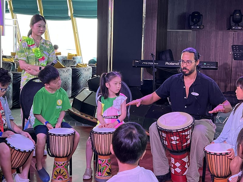 未滿12歲兒童與父母同行，即可享麗星郵輪船票免費優惠，家庭旅客能以更輕鬆的方式規劃暑假海上假期。&nbsp;&nbsp;&nbsp;圖：麗星郵輪/提供