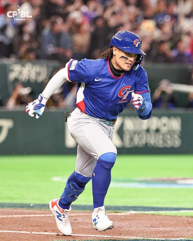 張育成轟出陽春全壘打，為台灣隊先馳得點。&nbsp;&nbsp;&nbsp;圖：取自CPBL 中華職棒臉書﻿