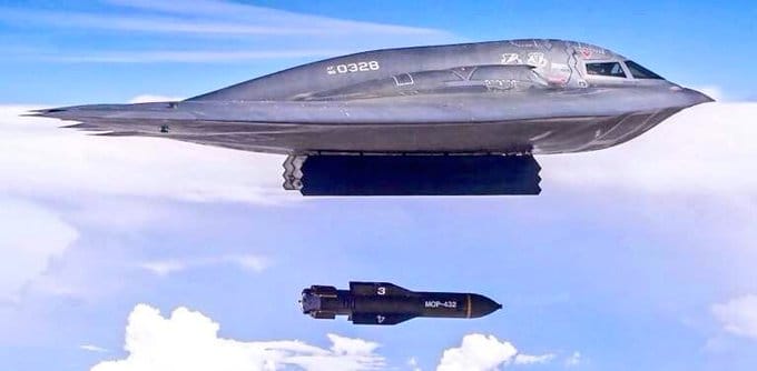  以色列也針對居住在福爾多核設施周邊的居民發出撤離警告，網友分析認為以軍很可能將針對該設施發起大規模打擊。 圖：翻攝自 @LPX2019 X 帳號 