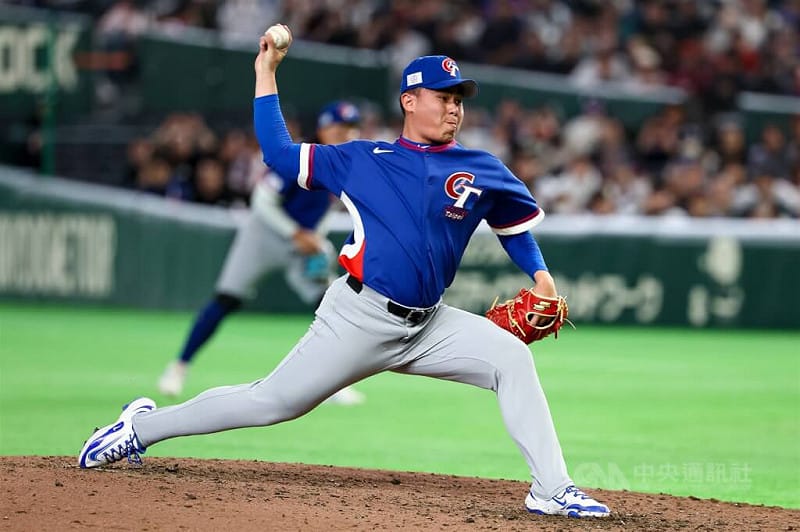 台灣隊WBC經典賽預賽7日與捷克隊交手，台灣隊投手曾峻岳（圖）7局登板關門成功，順利幫助球隊收下勝利。中央社記者王騰毅東京攝 115年3月7日&nbsp;&nbsp;&nbsp;