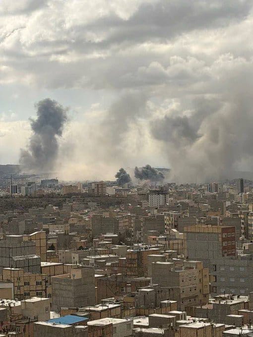 位於伊朗西北部大不里士市也遭到襲擊，市內的伊斯蘭革命衛隊據點、警察總部以及情報部大樓都成為了美以聯軍的打擊目標。&nbsp;&nbsp;&nbsp;圖：翻攝自 @BreakingAlert_ X 帳號