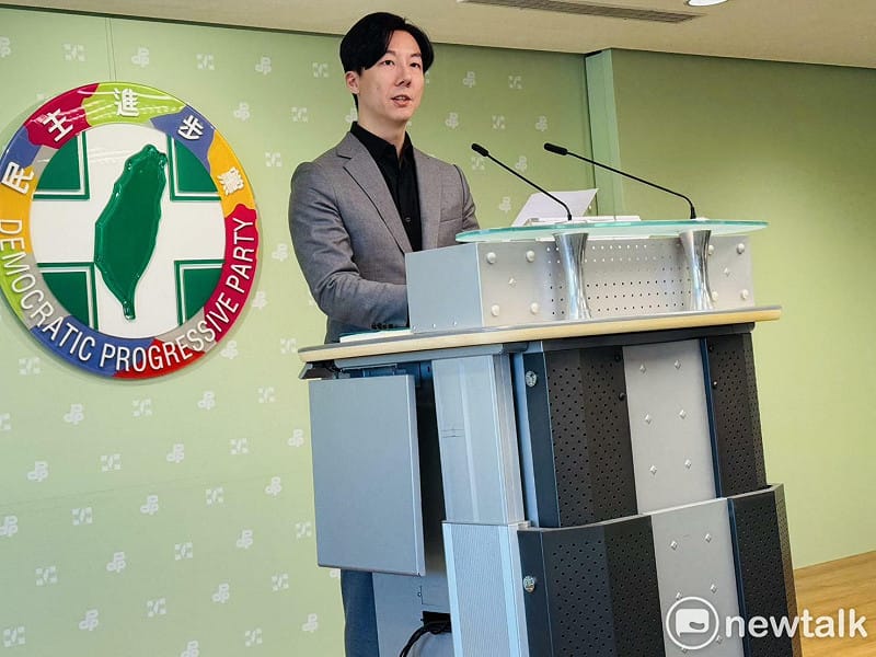 民進黨發言人吳崢在中常會後轉述黨主席賴清德的談話。&nbsp;&nbsp;&nbsp;圖：謝莉慧/攝