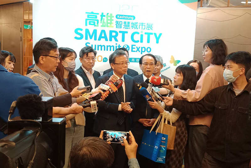 高雄智慧城市展三天展期將舉辦逾20場跨領域論壇，預計吸引超過4萬人次專業人士參與，為產業帶來龐大商機。&nbsp;&nbsp;&nbsp;圖：孫家銘攝