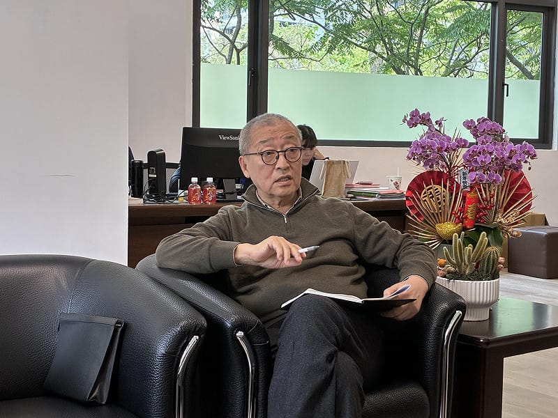 林國漳競選總部主委林向愷認為，只要縣府有能力解決企業進駐的問題，那麼自然就能吸引產業進駐。 圖：詹家威/攝 