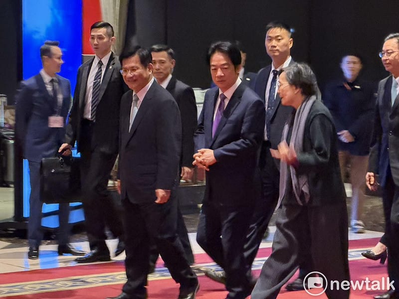  賴清德面對媒體詢問是否要出訪，並未回應。 圖：高逸帆／攝 