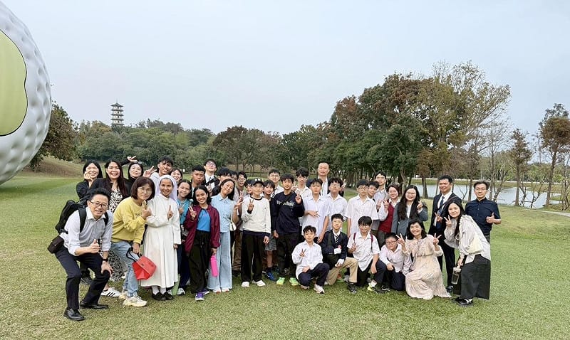 來自日本、越南與菲律賓等國學生齊聚高雄，在閱讀與運動場上同台競技，展現青春活力。&nbsp;&nbsp;&nbsp;圖：高雄市教育局/提供