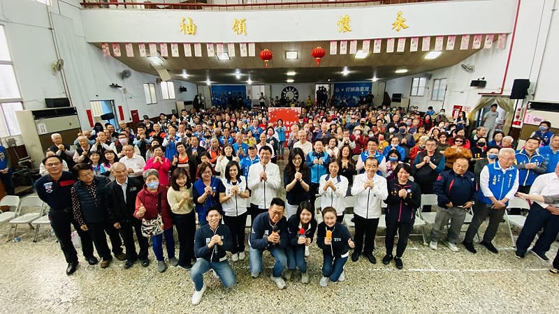 國民黨主席鄭麗文參加台南市黨部新春團拜活動，與地方黨公職、黨部幹部及黨員代表齊聚一堂互道新春祝福，並為市長提名人謝龍介加油打氣。&nbsp;&nbsp;&nbsp;圖：國民黨台南市黨部提供