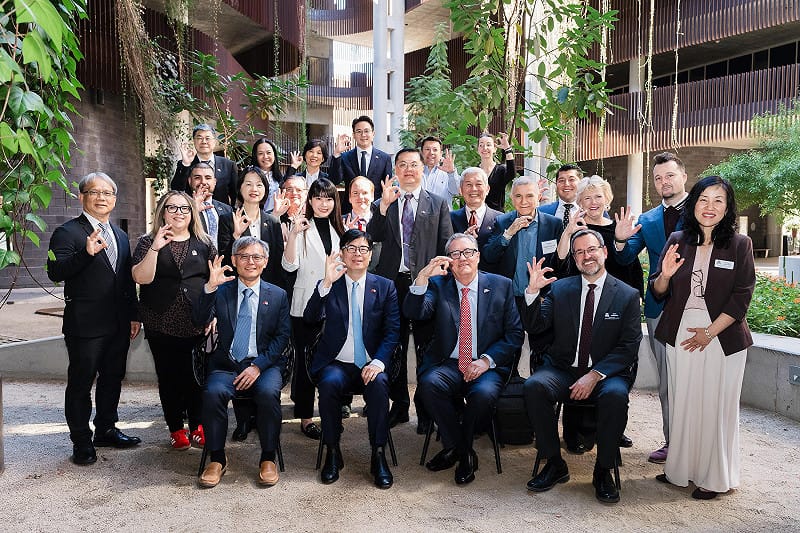 高市府團隊與中山大學代表深入利桑那大學拜會。&nbsp;&nbsp;&nbsp;圖：高雄市政府/提供