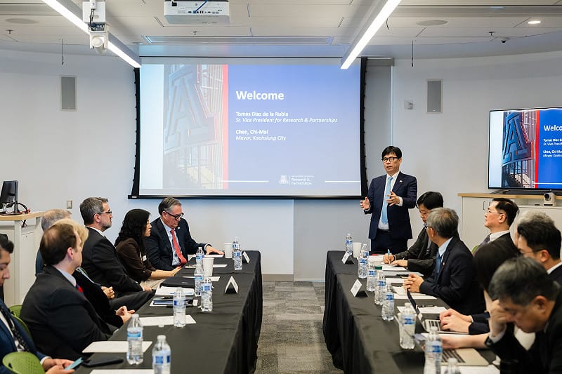 陳其邁期望與亞利桑那大學共同推動光學及矽光子人才培育，提升城市在全球科技版圖的競爭力。&nbsp;&nbsp;&nbsp;圖：高雄市政府/提供