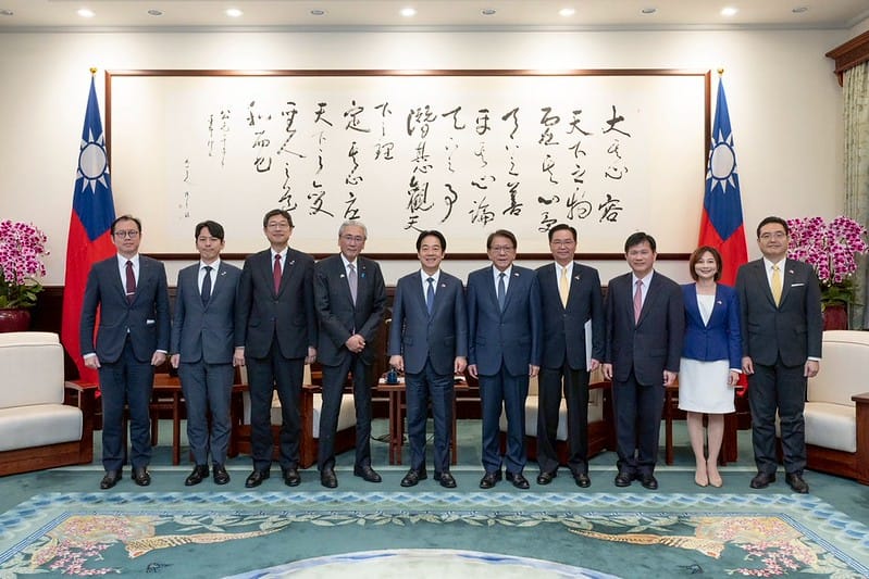  賴清德接見日本「日華議員懇談會」會長古屋圭司眾議員一行。 圖：總統府提供 