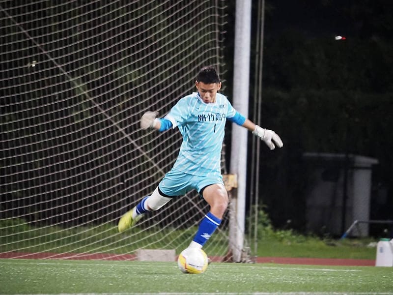 路竹高中守門員負傷上陣。&nbsp;&nbsp;&nbsp;圖：高雄市教育局/提供