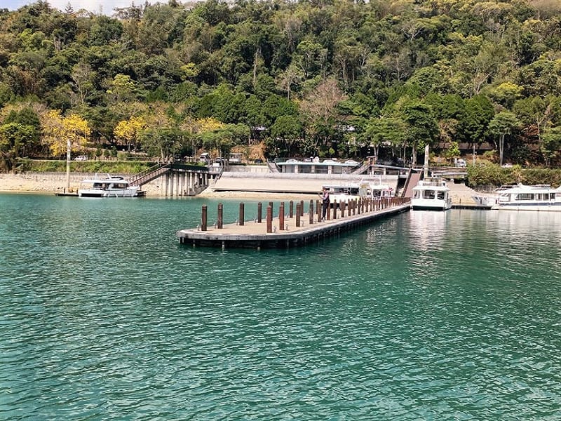 日月潭啟動朝霧碼頭浮排拖離作業。&nbsp;&nbsp;&nbsp;圖：日管處／提供