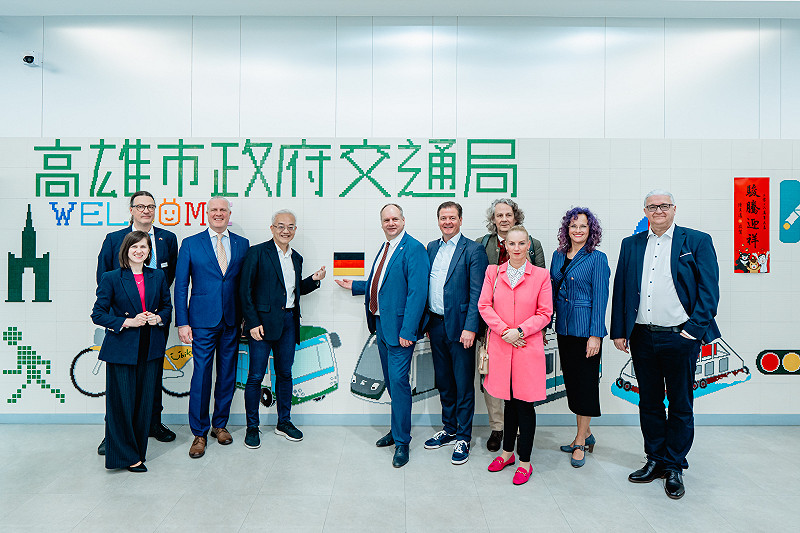 德勒斯登市訪團參訪高雄智慧運輸中心。&nbsp;&nbsp;&nbsp;圖：高雄市行國處/提供