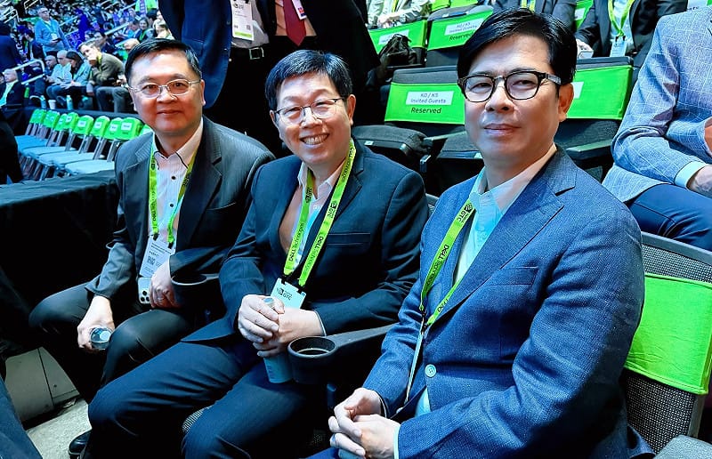 陳其邁、鴻海董事長劉揚偉、高市副市長羅達生(右至左)參加輝達GTC大會並出席黃仁勳演講。&nbsp;&nbsp;&nbsp;圖：高雄市政府/提供