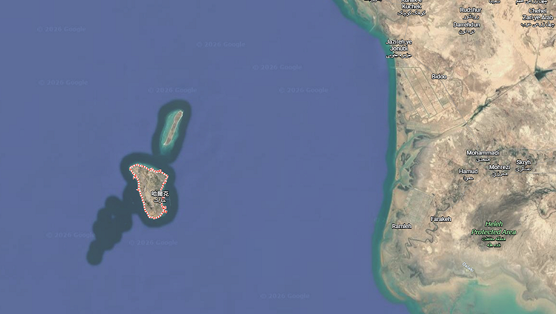 川普也警告伊朗，若不重新開放荷姆茲海峽，美軍可能對伊朗主要石油出口樞紐哈爾克島（Kharg Island）採取軍事打擊行動。「我們5分鐘內就能動手，一切很快就會結束。」&nbsp;&nbsp;&nbsp;圖：翻攝自Google地圖