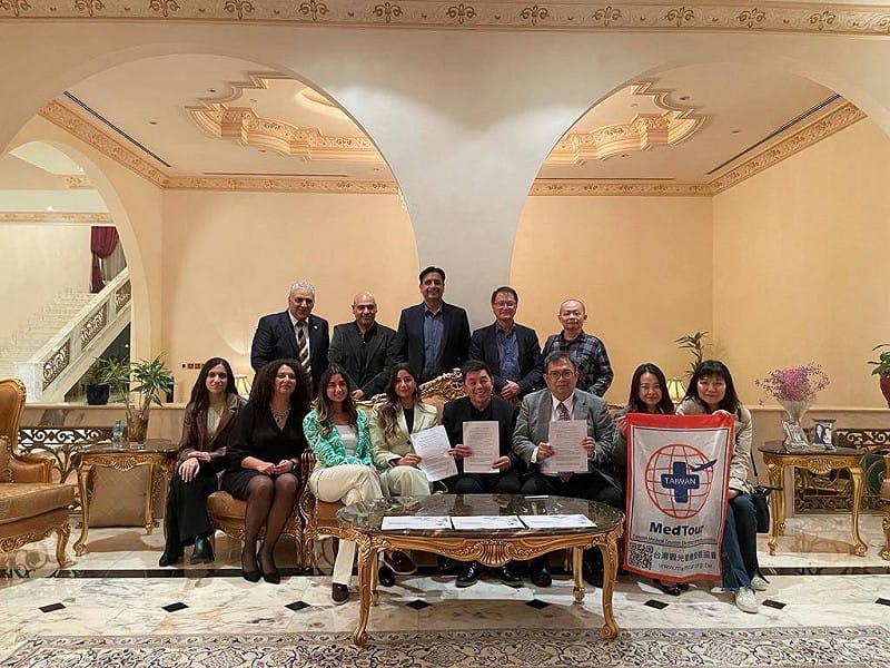 許景琦三年前到中東參展，與巴林政府相關單位建立關係。 &nbsp;&nbsp;&nbsp;圖：許景琦/提供