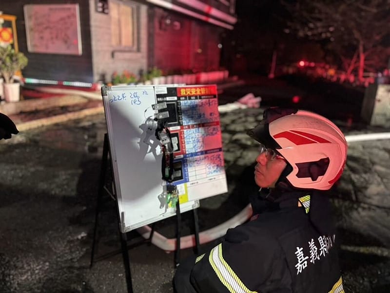 阿里山國家森林遊樂區內一家飯店17日深夜發生火警，嘉義縣消防局獲報到場撲滅火勢，現場疏散得宜無人傷亡。（嘉義縣消防局提供）中央社記者蔡智明傳真　115年3月18日&nbsp;&nbsp;&nbsp;