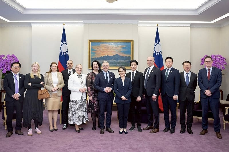 蕭美琴副總統18日上午在總統府接見「芬蘭國會友台小組跨黨派議員訪問團」。&nbsp;&nbsp;&nbsp;圖：翻攝「臉書」蕭美琴 Bi-khim Hsiao粉絲專頁