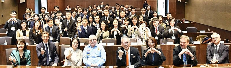  波蘭前總統華勒沙（H.E. Lech WAŁĘSA）赴外交部外交及國際事務學院座談。 圖：外交部提供 