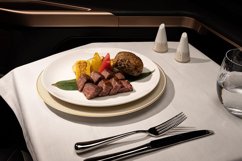 除了拿下「全球最佳航空」第5名外，星宇航空也因為持續與多個品牌聯名，推出多元餐飲選擇，獲得「全球最佳機上餐飲」獎項。&nbsp;&nbsp;&nbsp;圖：星宇航空／提供