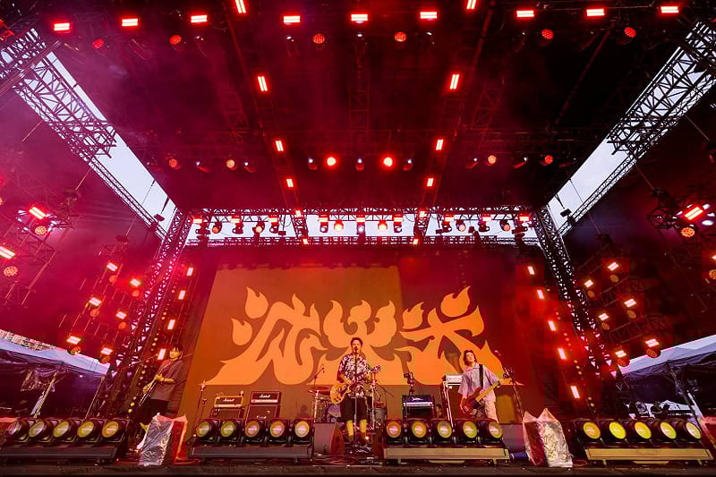 2026大港開唱主舞台由滅火器率先登場炒熱氣氛。&nbsp;&nbsp;&nbsp;圖：翻攝臉書