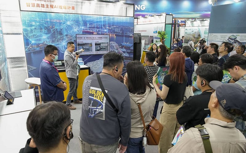 高雄城市主權AI燈塔計劃是全球第一個以城市規模主權AI模型開發的歷程。&nbsp;&nbsp;&nbsp;圖：高雄市研考會/提供