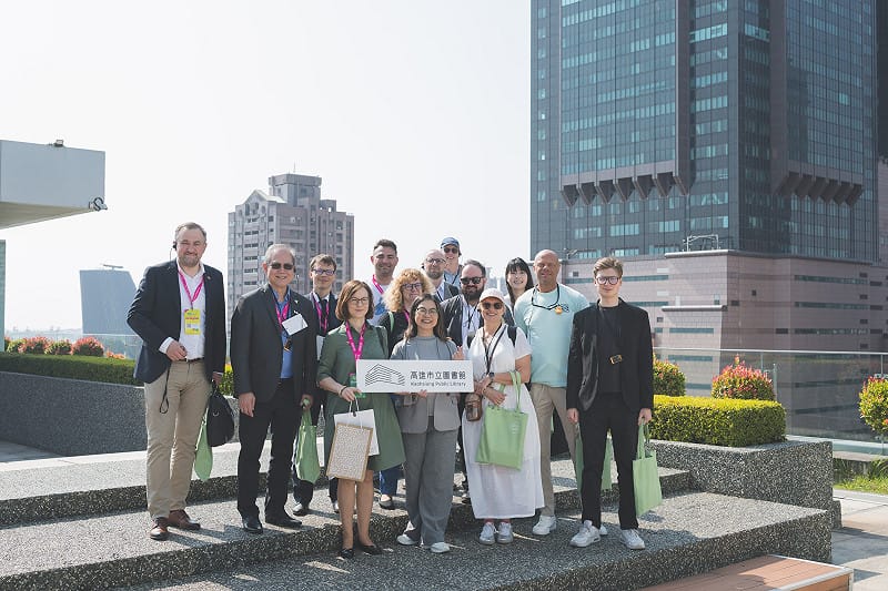 國際訪團參訪高雄市立圖書總館。&nbsp;&nbsp;&nbsp;圖：高雄市行國處/提供
