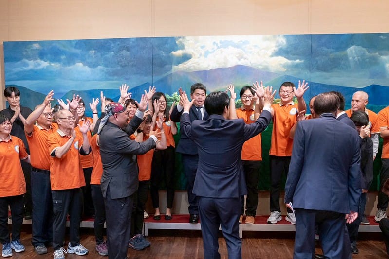  賴清德接見「社團法人台南市聽障體育運動協會」。 圖：總統府提供 