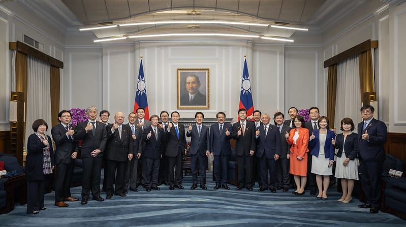 賴清德接見「日本台灣親善協會」衛藤征士郎會長一行。&nbsp;&nbsp;&nbsp;圖：總統府提供