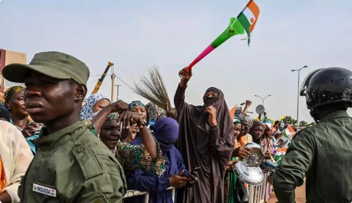 尼日當局認為這些中國高管無視去年 8 月通過的法令，該法令旨在確保尼日人民能真正從國家資源中受益。 圖:翻攝自百度