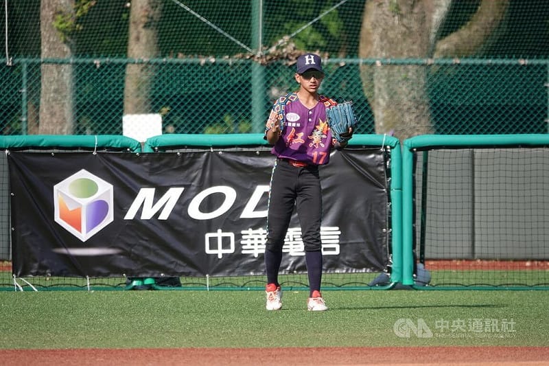 115年謝國城盃全國少棒錦標賽持續展開，台東縣紅葉國小25日與台北市福林國小交手，台東紅葉球員黃于安首局開轟，終場由紅葉國小順利搶勝、晉級4強。中央社記者謝靜雯攝　115年3月25日&nbsp;&nbsp;&nbsp;