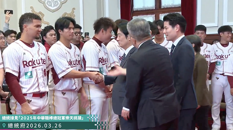  賴清德與林智平聊了特別久。 圖：翻攝自賴清德YT 