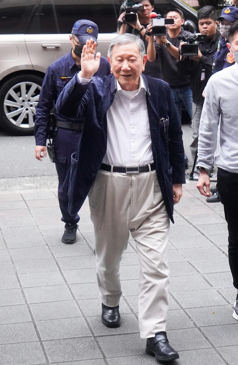 前威京集團主席沈慶京大約於下午2時15分抵達北院。&nbsp;&nbsp;&nbsp;圖：張良一/攝