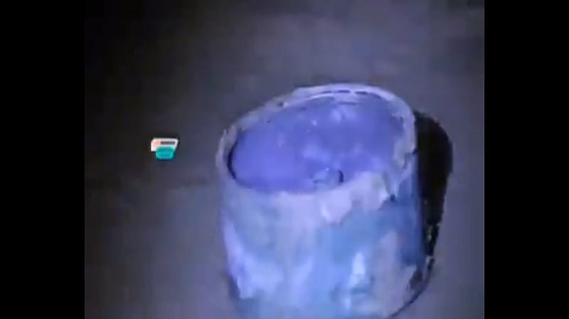 繼先前使用「BB Call」精準襲擊真主黨成員後，以色列近期又推出「罐頭炸彈」，對伊朗的巴斯基民兵與安全部隊發起襲擊。&nbsp;&nbsp;&nbsp;圖：擷取自 @Baoliaogeming64 X 分享影片