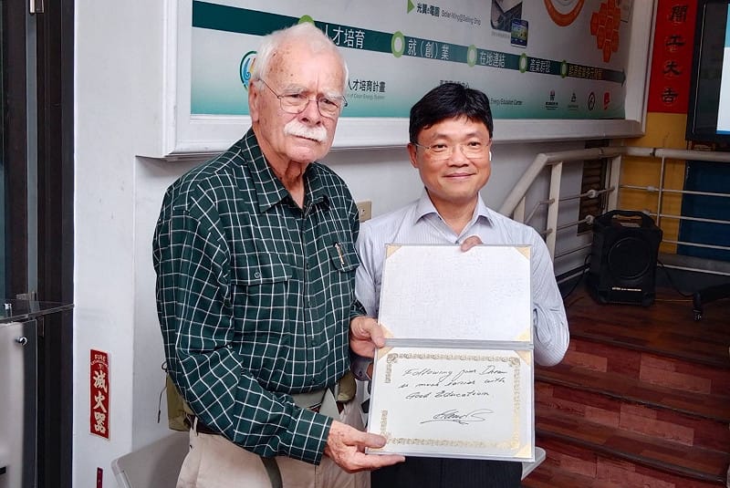 艾和昌(右)與Hans Tholstrup(左)將攜手合作，以「太陽能人力三輪車」再次挑戰橫跨澳洲6000公里的壯舉。&nbsp;&nbsp;&nbsp;圖：孫家銘攝