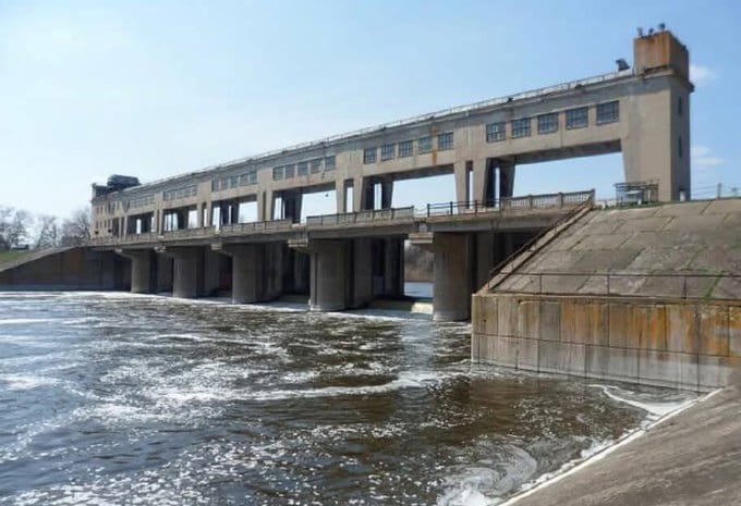 俄軍針對頓涅茨克州賴霍羅多克地區的一座水壩發起打擊，網友批評相關行動是「針對烏克蘭平民的恐怖攻擊」。&nbsp;&nbsp;&nbsp;圖：翻攝自 @Maks_NAFO_FELLA X 帳號