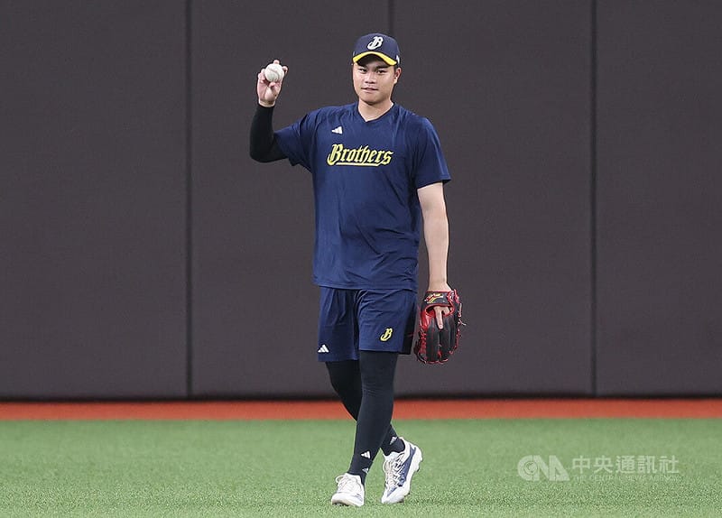 中華職棒中信兄弟隊27日公布新賽季球員調薪，整體薪資漲幅約8.5%，球團表示，外野手宋晟睿（圖）月薪由新台幣16萬元大幅躍升至26萬元，調幅高達62.5%為全隊之冠。中央社記者張新偉攝　115年3月27日&nbsp;&nbsp;&nbsp;