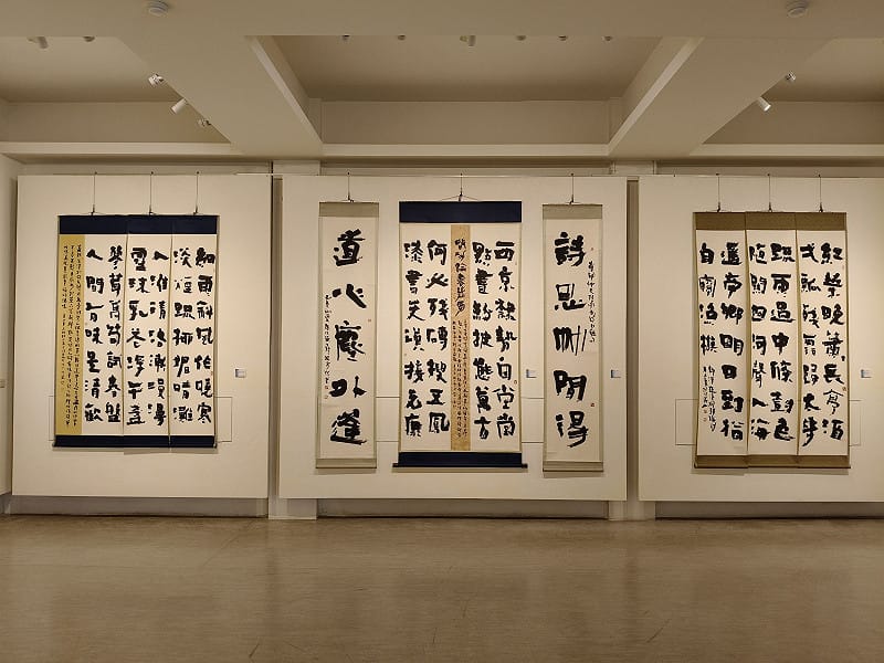 台灣書壇名家張倍源，歷經三十餘年深耕與淬鍊，訂於2026年4月2日至4月30日在明宗書法藝術館舉辦「大塊無盡 張倍源書法創作展」，系統呈現其各時期創作成果，展現由臨古入化、由技入道的藝術歷程，&nbsp;&nbsp;&nbsp;圖：黃博郎／攝