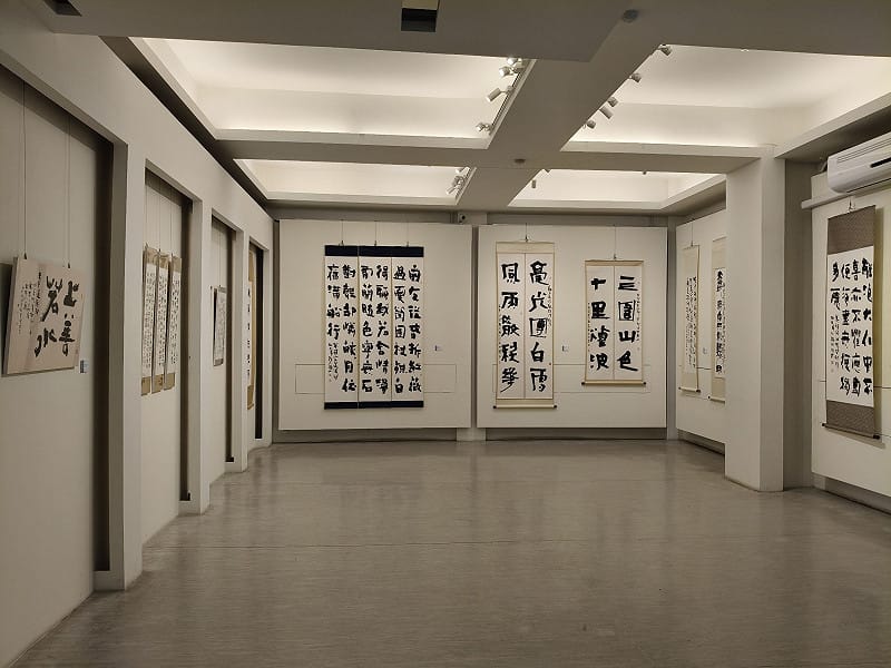 台灣書壇名家張倍源，歷經三十餘年深耕與淬鍊，訂於2026年4月2日至4月30日在明宗書法藝術館舉辦「大塊無盡 張倍源書法創作展」，系統呈現其各時期創作成果，展現由臨古入化、由技入道的藝術歷程，&nbsp;&nbsp;&nbsp;圖：黃博郎／攝