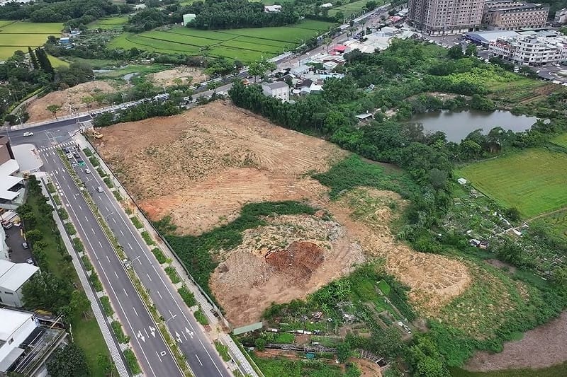 桃園地方檢察署30日宣布破獲有地主勾結犯罪集團回填廢棄物案，不法所得逾新台幣1800萬元，近日偵結起訴被告黃男等11人，除依法等請求從重量刑，並聲請沒收查扣做案機具及不法所得。（桃園地方檢察署提供）中央社記者吳睿騏傳真　115年3月30日&nbsp;&nbsp;&nbsp;