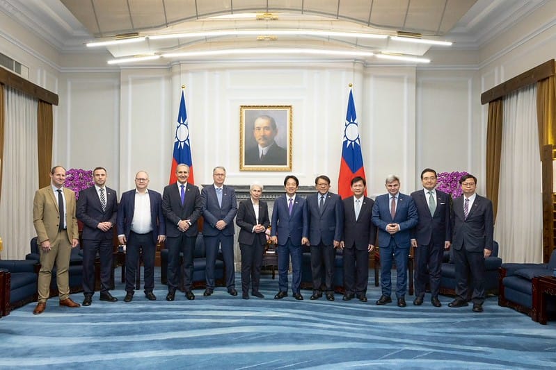 賴清德接見「歐洲議會安全暨防衛委員會官方代表團」。 圖:總統府提供 賴清德接見「歐洲議會安全暨防衛委員會官方代表團」。 圖:總統府提供